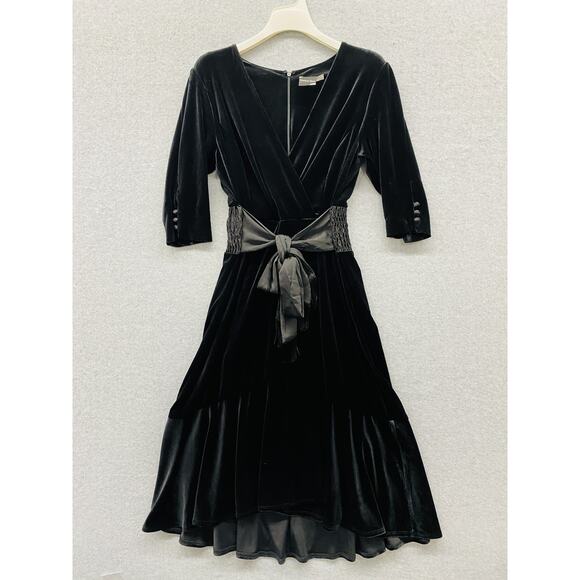 Maison Tara Dress Womens 10 Black Velvet Midi Smocked Waist Goth whimsigoth - Picture 1 of 8